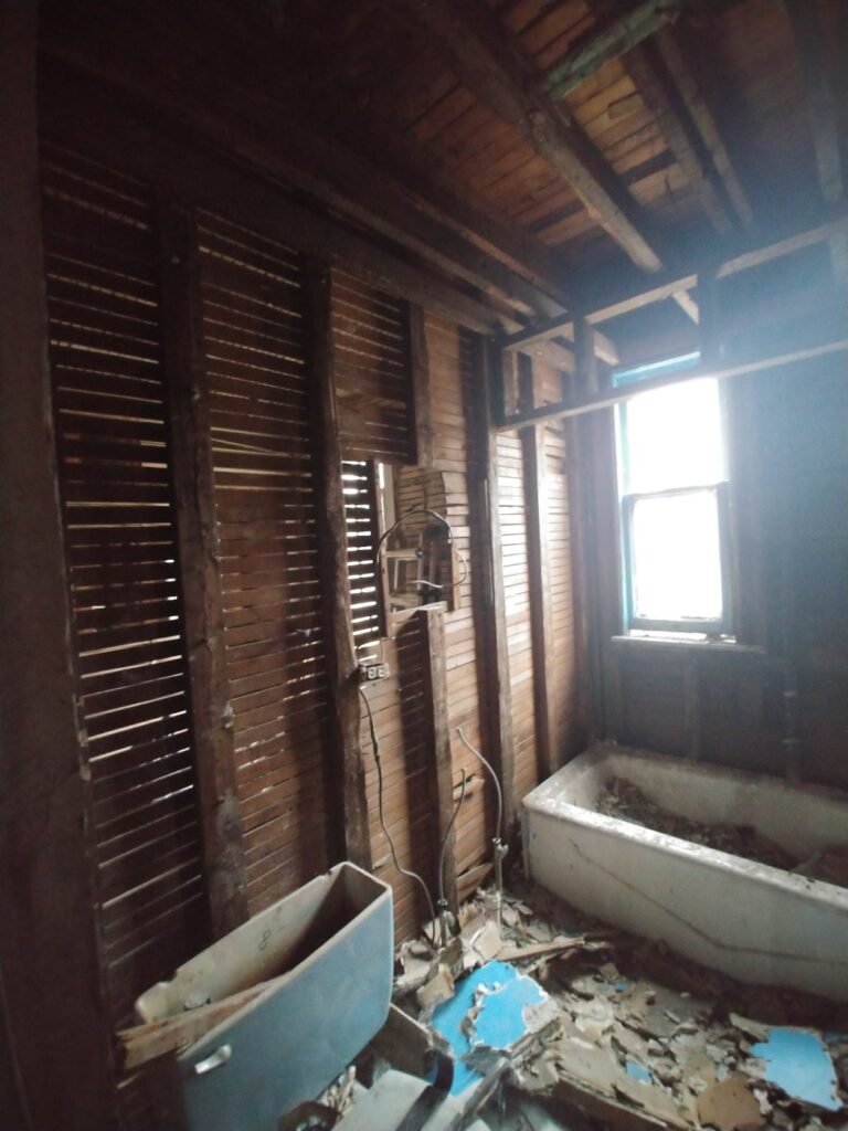 homestead-bathroom-1st-floor